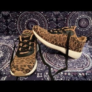Skechers BOBS Sport Squad - Mighty Cat 🐆